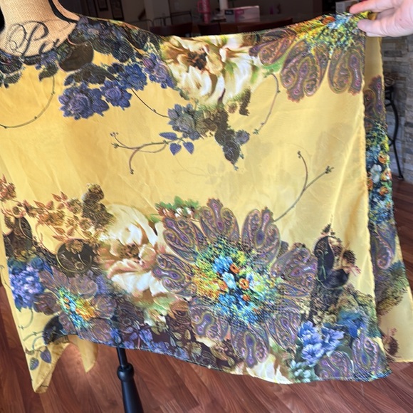 Size medium yellow floral overlay top with attached tank underneath - Picture 2 of 5